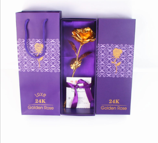 Regalo de rosa dorada