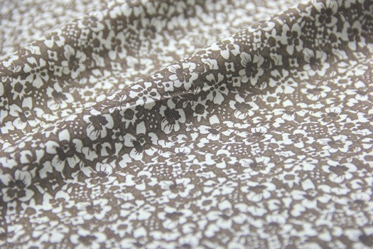 Tela de algodón estampada con pequeñas flores para pijamas, juguetes, zapatos, ropa, falda, tela interior