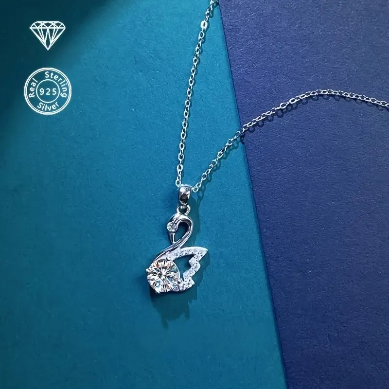 Collar con colgante de cisne de moissanita blanca