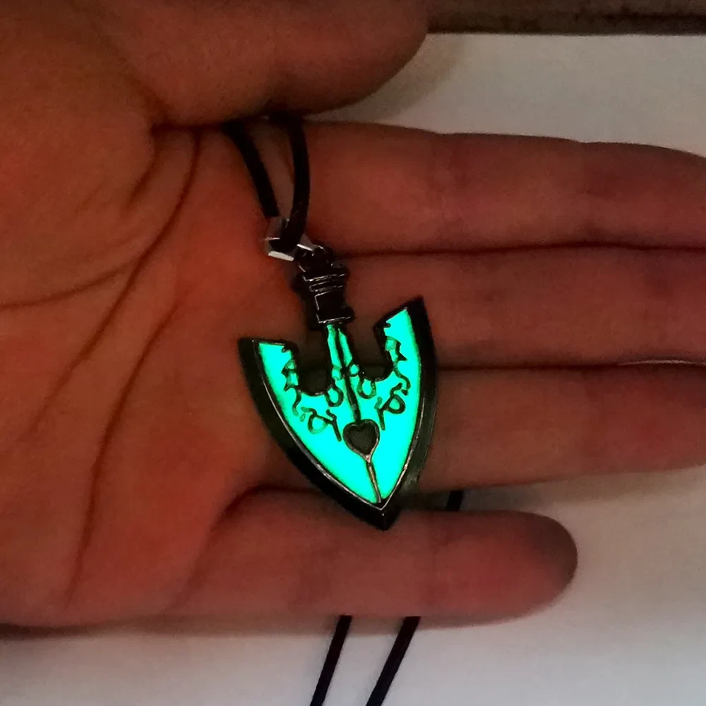 Colgante de collar luminoso con forma de flecha
