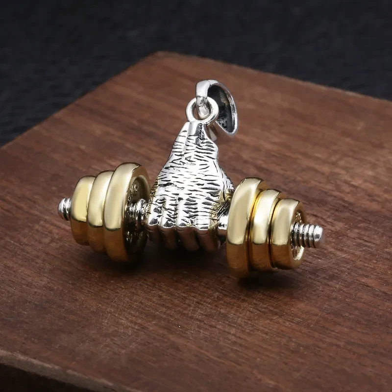Colgante de collar de moda con forma de puño y mancuerna
