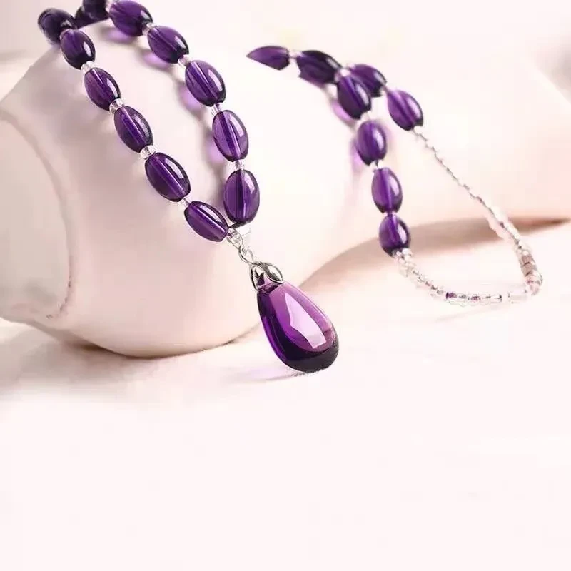 Collar con colgante de gota de agua de amatista