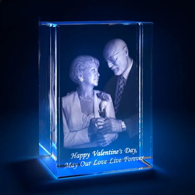 Marco de fotos de cristal cuadrado con láser 3D y cubo de cristal personalizado con texto "Love"