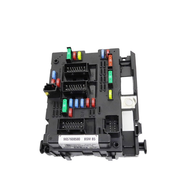 Caja de fusibles del compartimento del motor