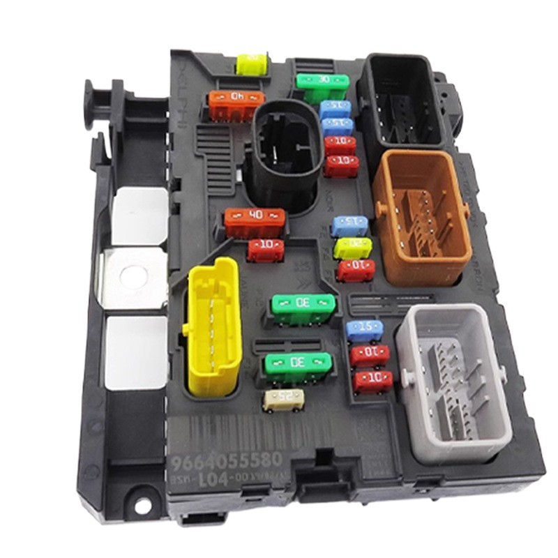 Caja de fusibles del compartimento del motor