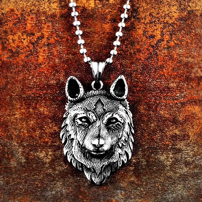 Colgante de cabeza de lobo