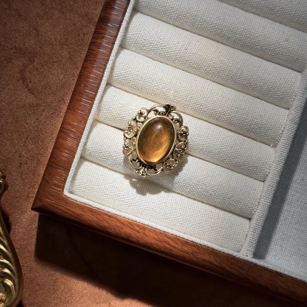 Anillo de lujo ligero Maillard de cristal retro