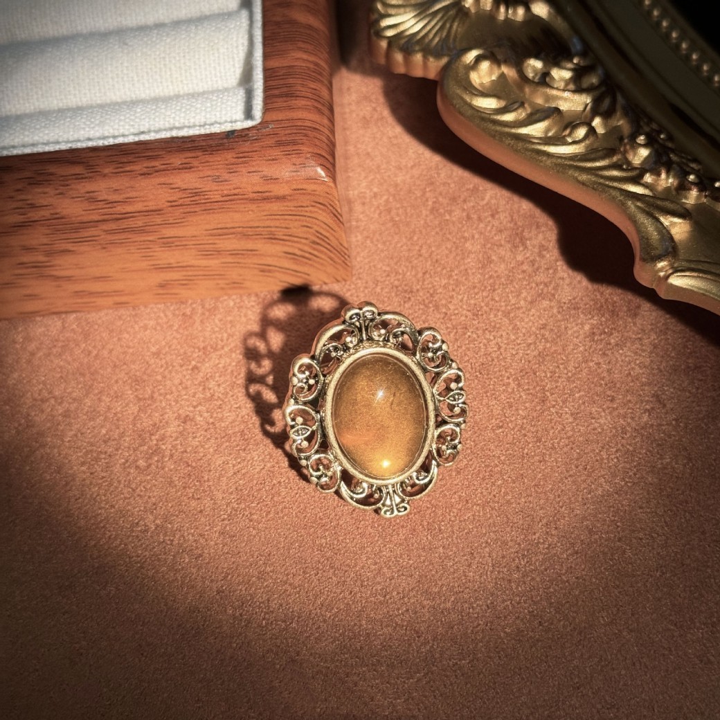 Anillo de lujo ligero Maillard de cristal retro