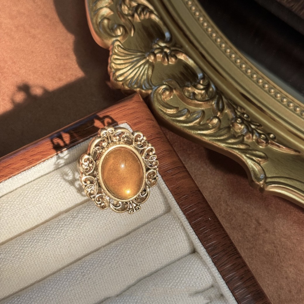 Anillo de lujo ligero Maillard de cristal retro