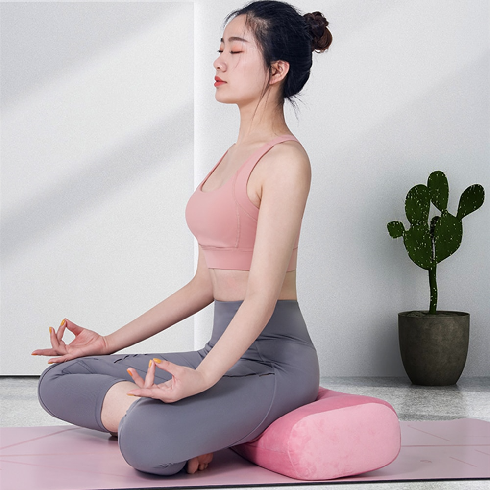 Almohada de yoga rectangular para meditación y apoyo, lavable a máquina con asa de transporte.