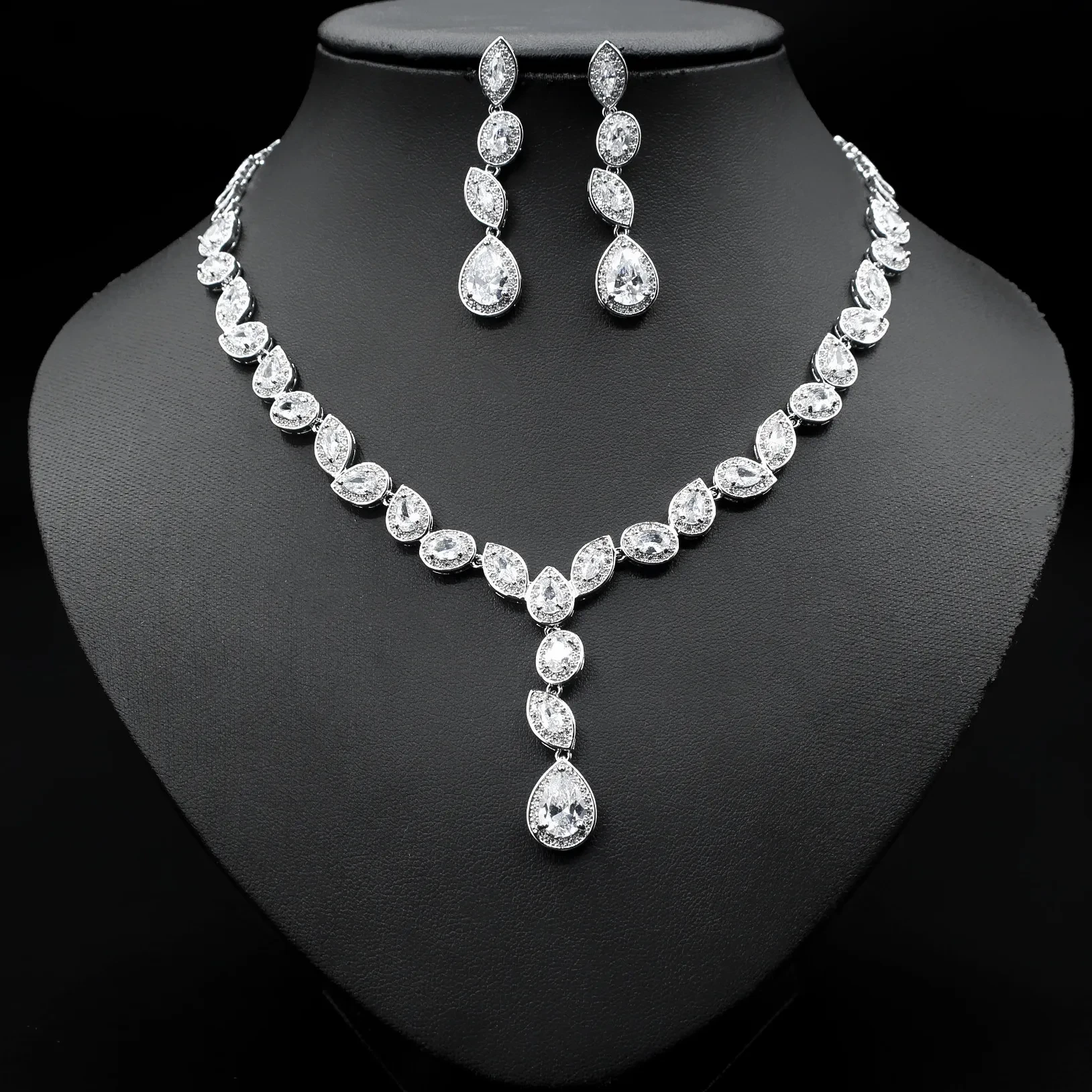 Conjunto de tres piezas de collar y pendientes de circonitas de colores para mujer, cadena para clavícula, vestido de novia de lujo, color blanco