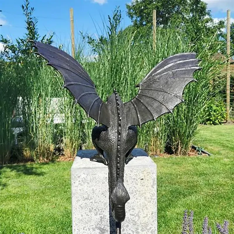 Escultura de dinosaurio de simulación de dragón con rociador de agua de resina, adornos para decoración de jardín