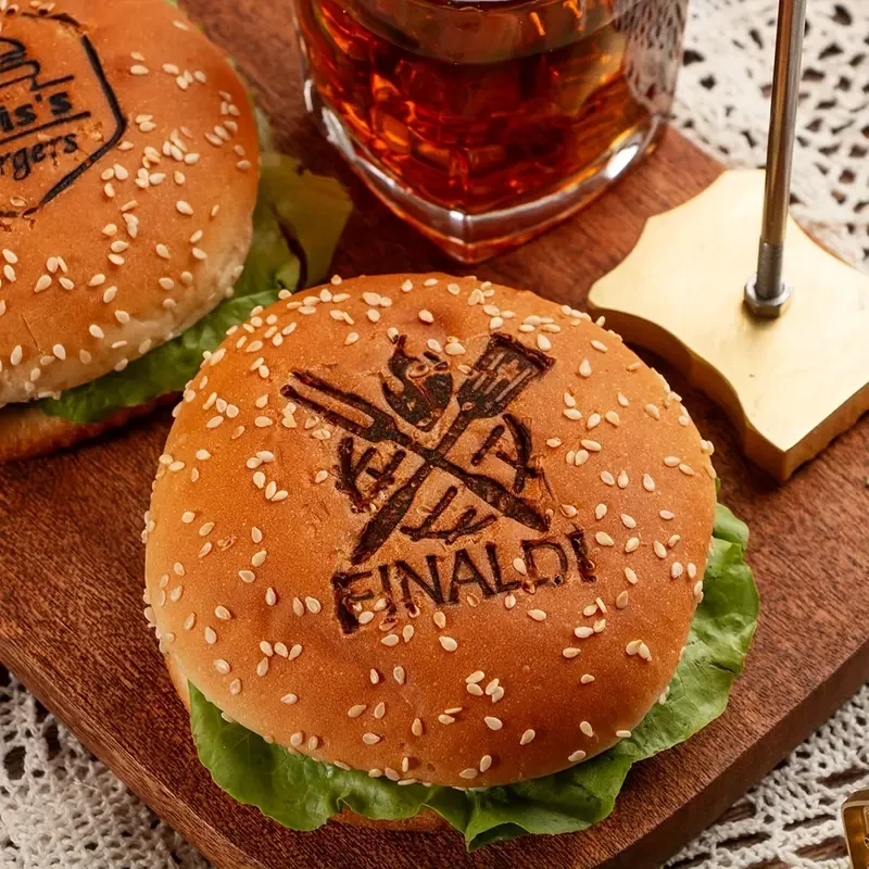 CRAWELL Personalized Branding Iron – High-End Brass Stamp for Burgers, BBQ & More