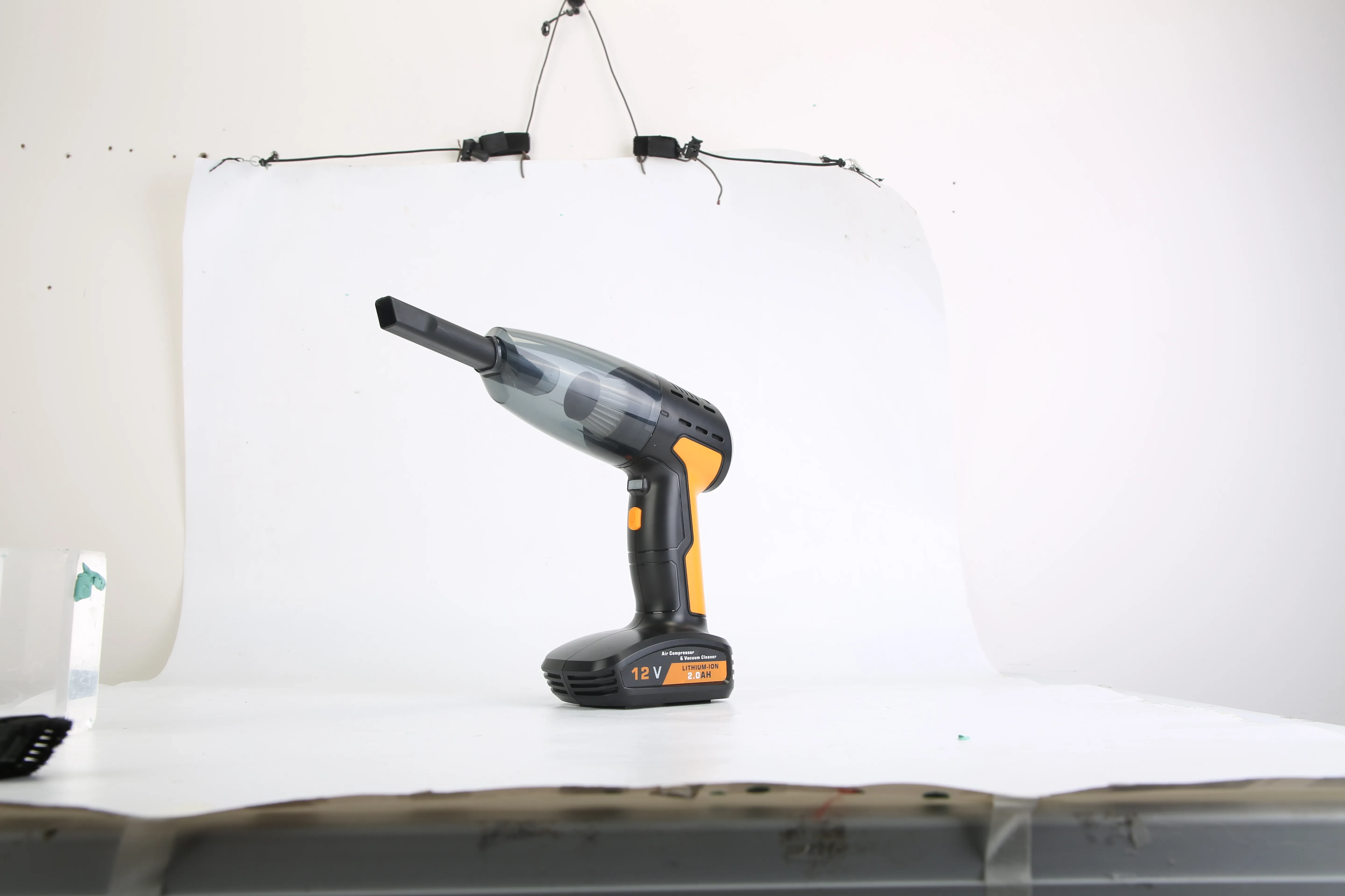 1Pc 4 In 1 Cordless Car Vacuum Cleaner And Tire Inflator With LED Light Digital Display Tire Pressure Gauge 150PSI Rechargeable Air Compressor Pump Essential Car Accessories