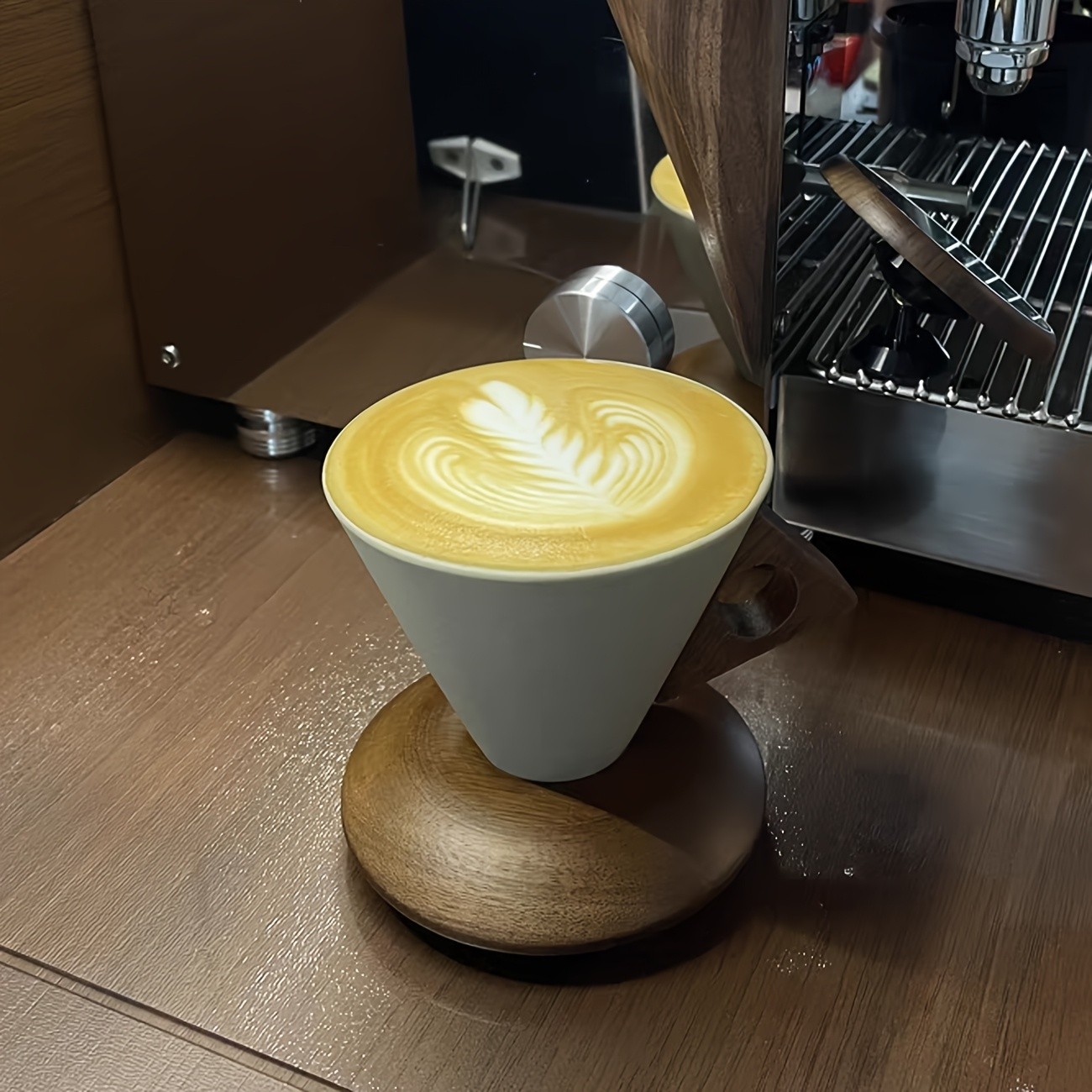 CEEFU Ceramic Coffee & Tea Mug with Wooden Saucer – Elegant Smooth-Finish Cup for Latte, Cappuccino & Holiday Drinks