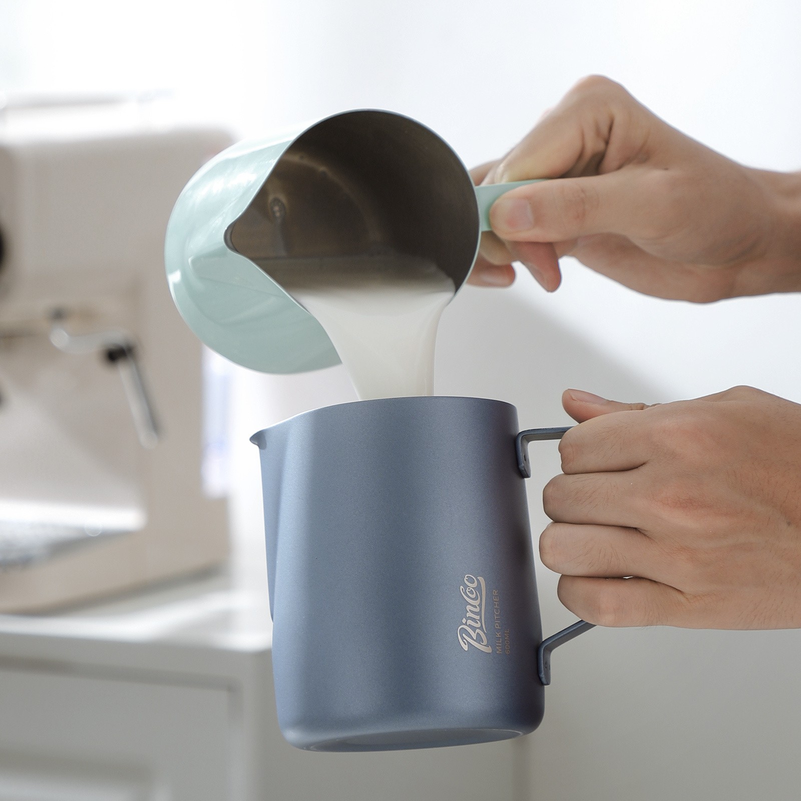 Bincoo Stainless Steel Latte Art Frothing Pitcher Set – 350ml & 600ml Pointed-Spout Steam Jugs for Barista-Quality Milk Texturing