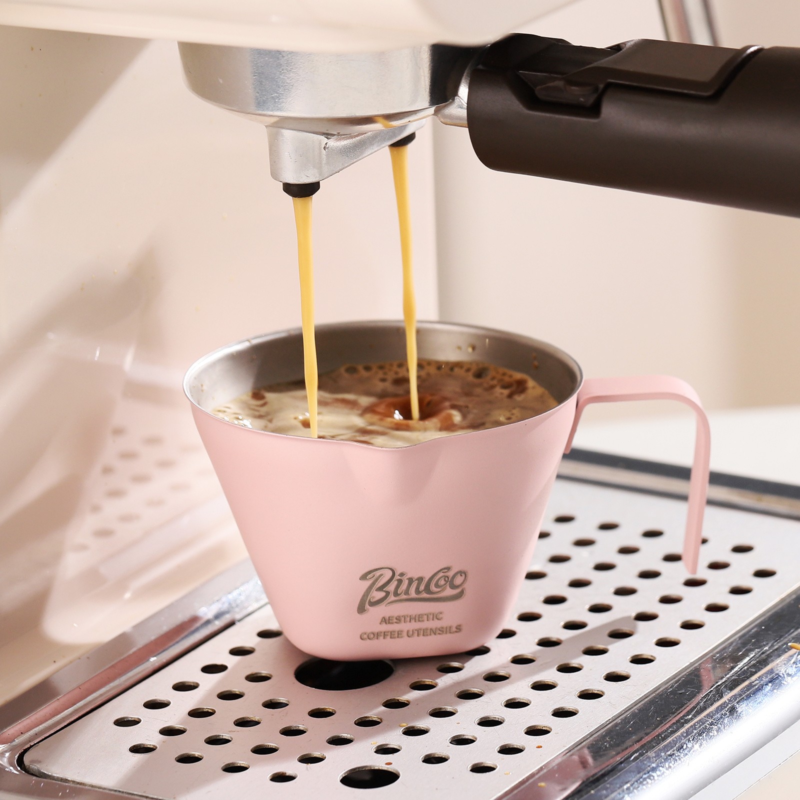 Bincoo Pink Stainless Espresso Measuring Cup – 100ml Extraction Cup with Handle