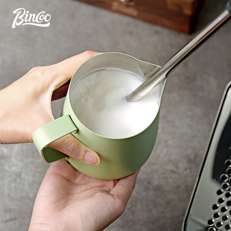 Bincoo Stainless Steel Milk Frothing Pitcher – 600ml Professional Pouring Jug