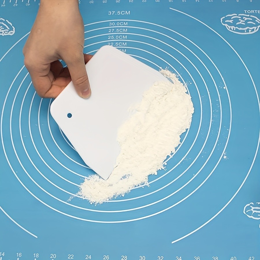 WIEZ Plastic Dough Scraper & Pastry Chopper – Essential Cutter for Smooth, Easy Dough Handling