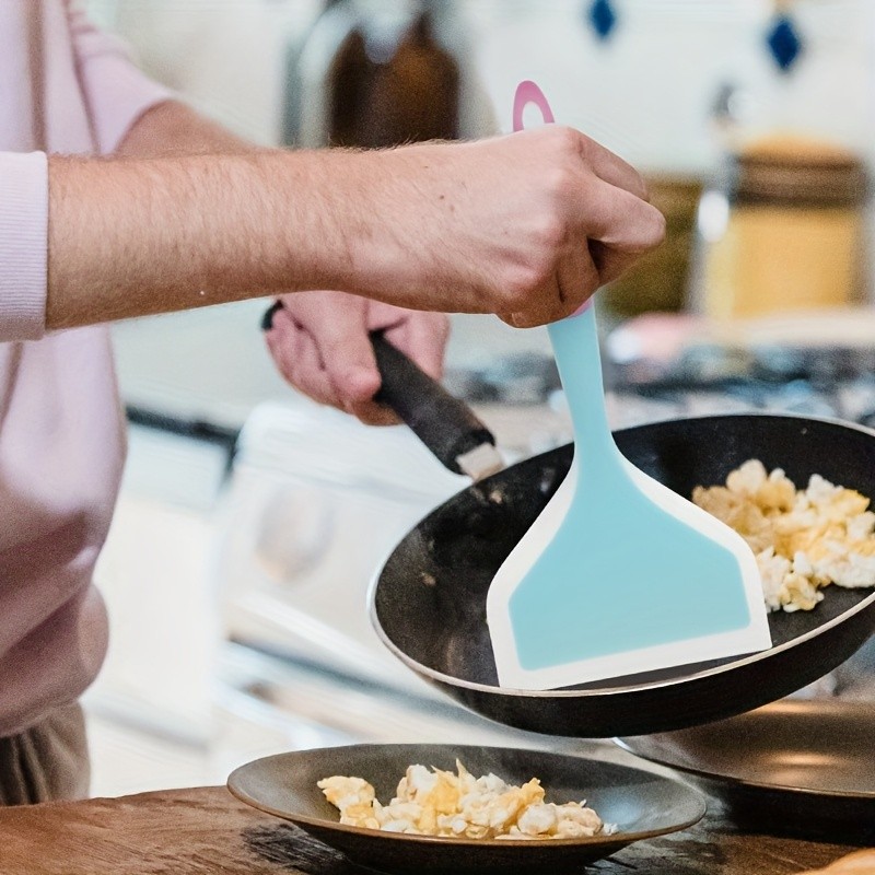 WIEZ Wide-Head Silicone Cooking Spatula – Non-Stick Heat-Resistant Tool for Pancakes, Pizza, Steaks & Daily Cooking