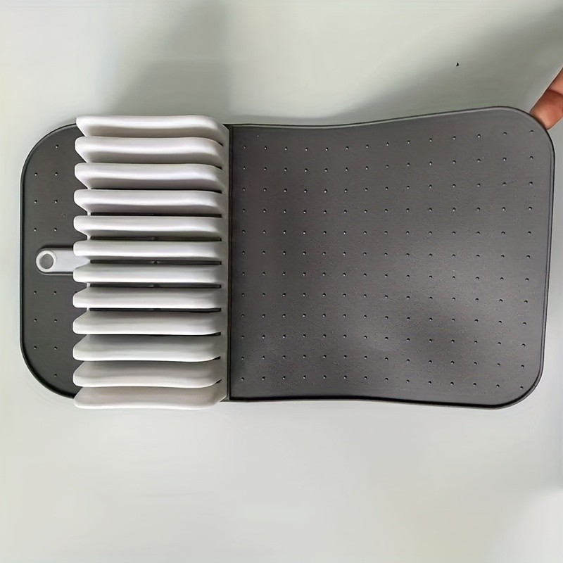 WIEZ Premium Cutting Tool Storage Mat – Soft-Grip Plastic & Silicone Organizer for Medium & Large Tools