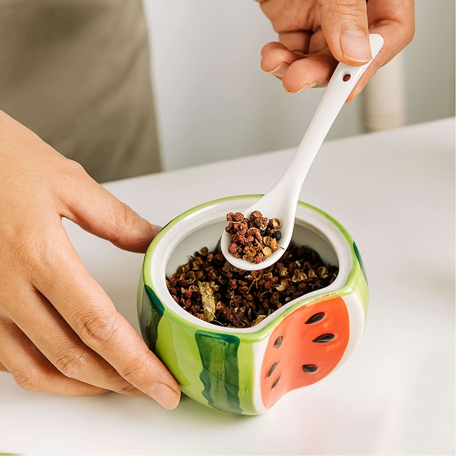 WIEZ Ceramic Fruit-Shaped Salt & Pepper Shakers – Decorative Lidded Jars with Spoons for Spices, Sugar & Tea