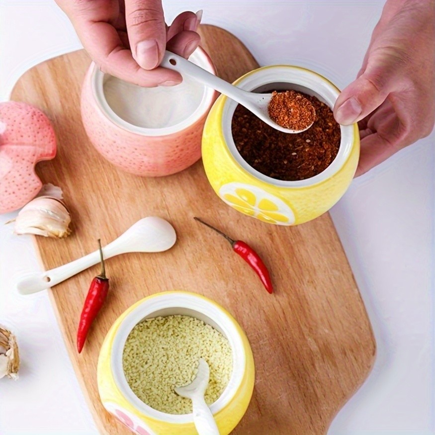 WIEZ Ceramic Fruit-Shaped Salt & Pepper Shakers – Decorative Lidded Jars with Spoons for Spices, Sugar & Tea