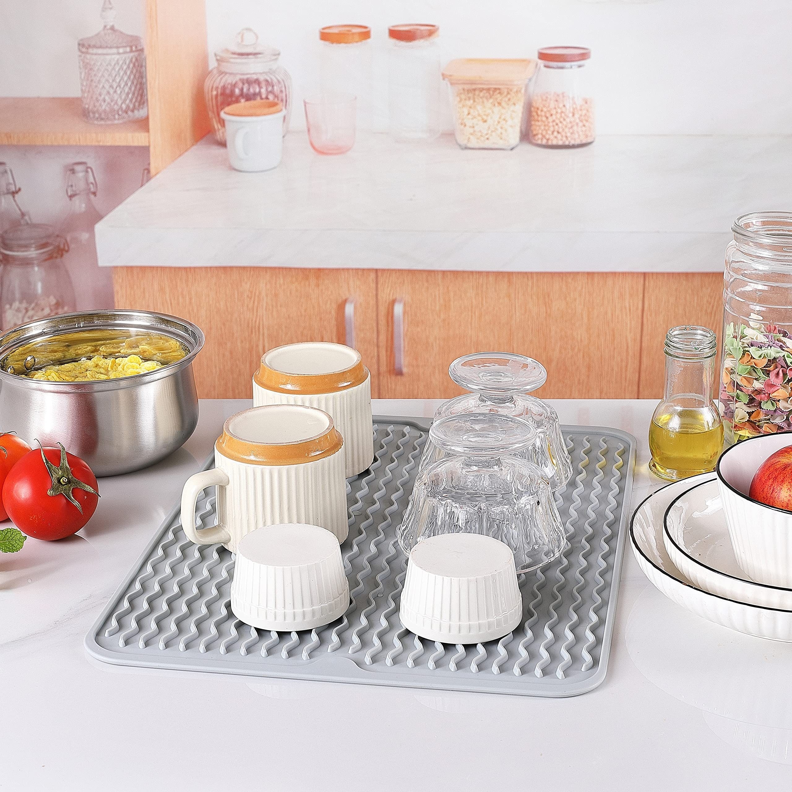 WIEZ Silicone Drain Pad – Large Easy-Clean Drying Mat with Built-In Drainage Holes for Countertops, Sinks & Fridges