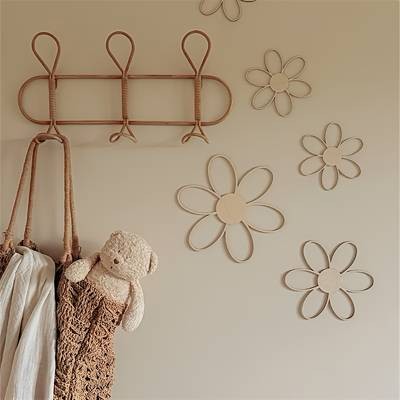 YIMUWN Nordic Style Wooden Daisy Wall Decor – Self-Adhesive, Reusable Floral Cut-Out Wall Art