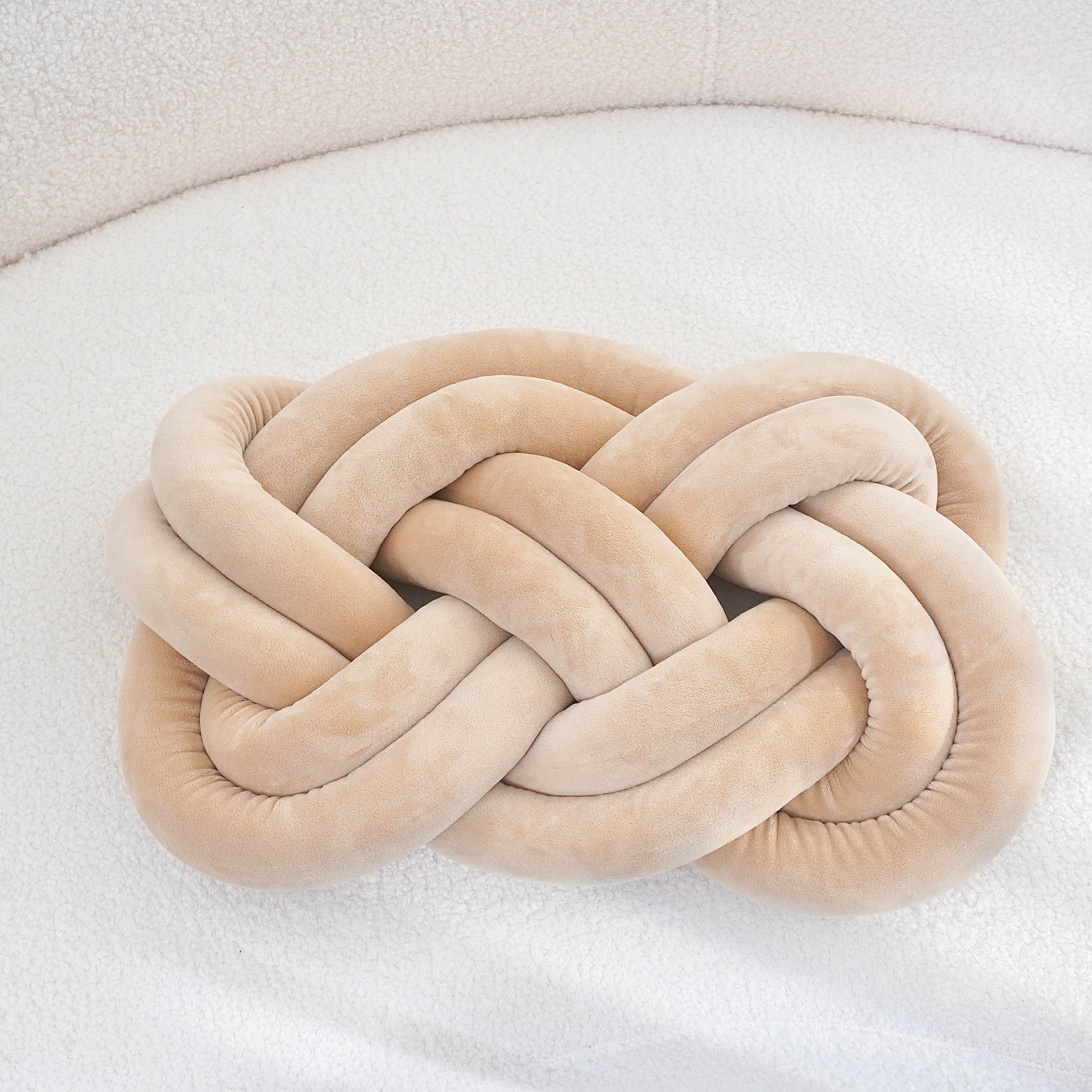 YLBKIKR Soft & Stylish Knotted Throw Pillow – Geometric Design and Washable Polyester Cushion for Sofa and Bedroom Decor