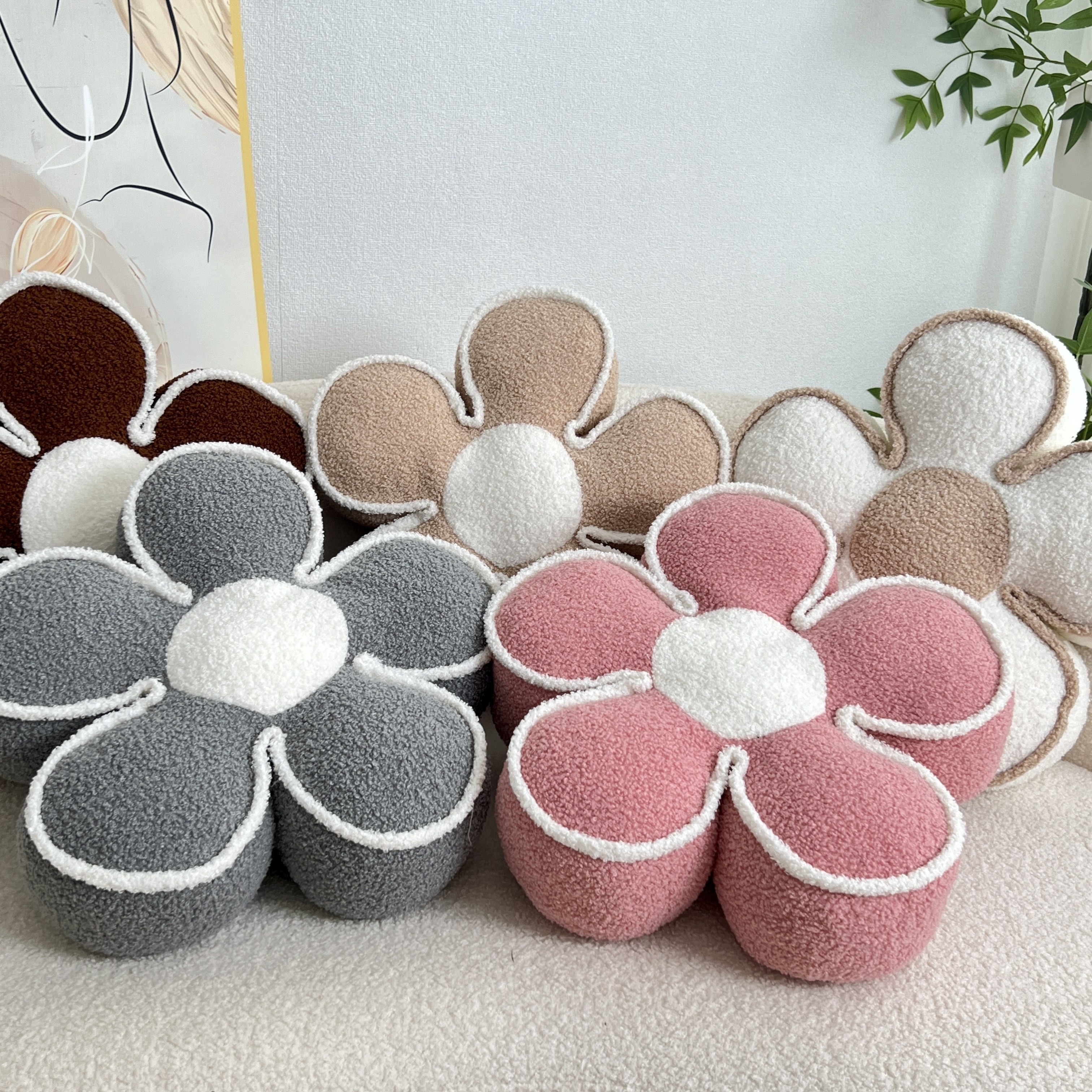 YLBKIKR Chic Geometric Flower Throw Pillow – Soft and Washable Cushion for Bed and Sofa Decor