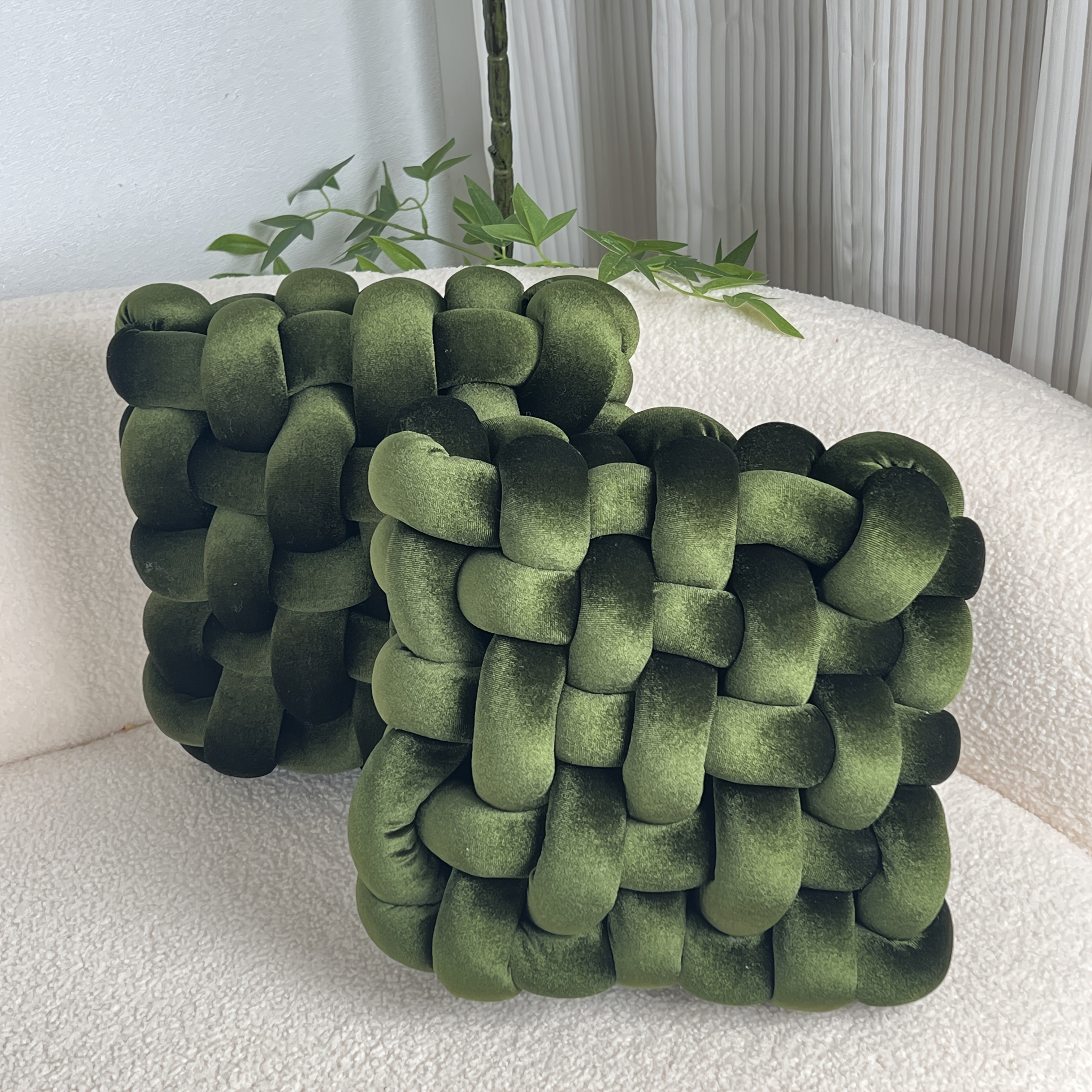 YLBKIKR 2pcs Set of Golden Velvet Hand-Knotted Square Decorative Pillows – Luxurious Cushions for Sofa, Bed, and Office Decor