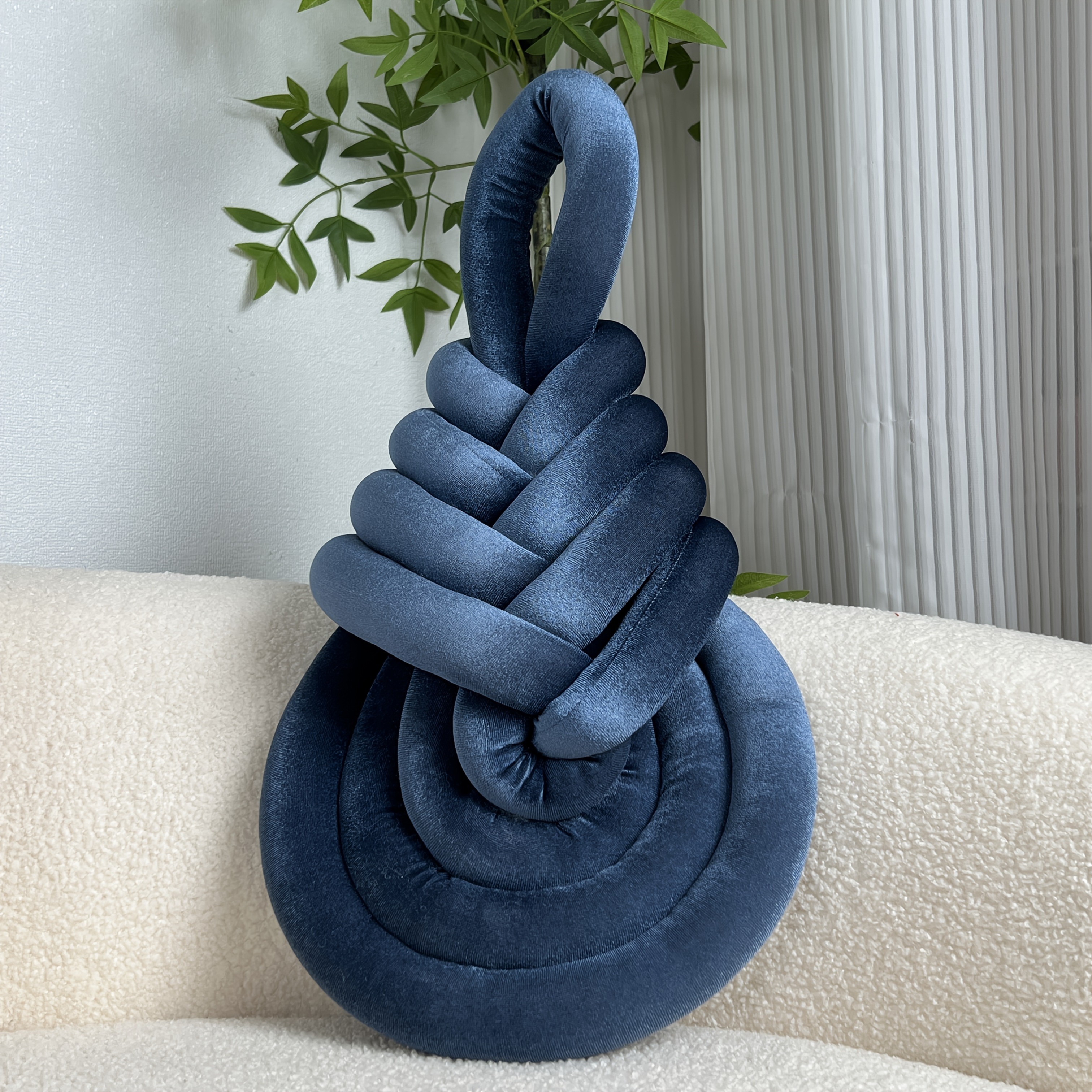 YLBKIKR Handwoven Plush Short-Hair Cushion – Luxury Decorative Accent with Knot/Teardrop/Baroque Design for Sofa, Bed, and Chair