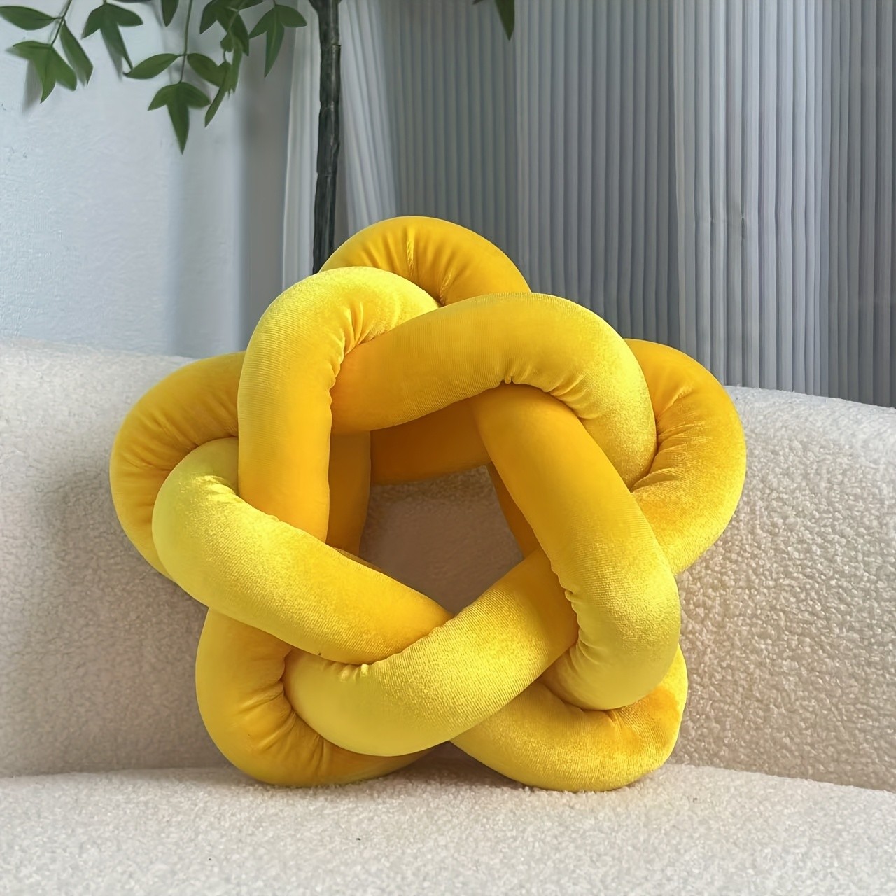 YLBKIKR Star-Knot Plush Throw Pillow – Soft and Stylish Geometric Design for Sofa, Bed, and Living Room Comfort
