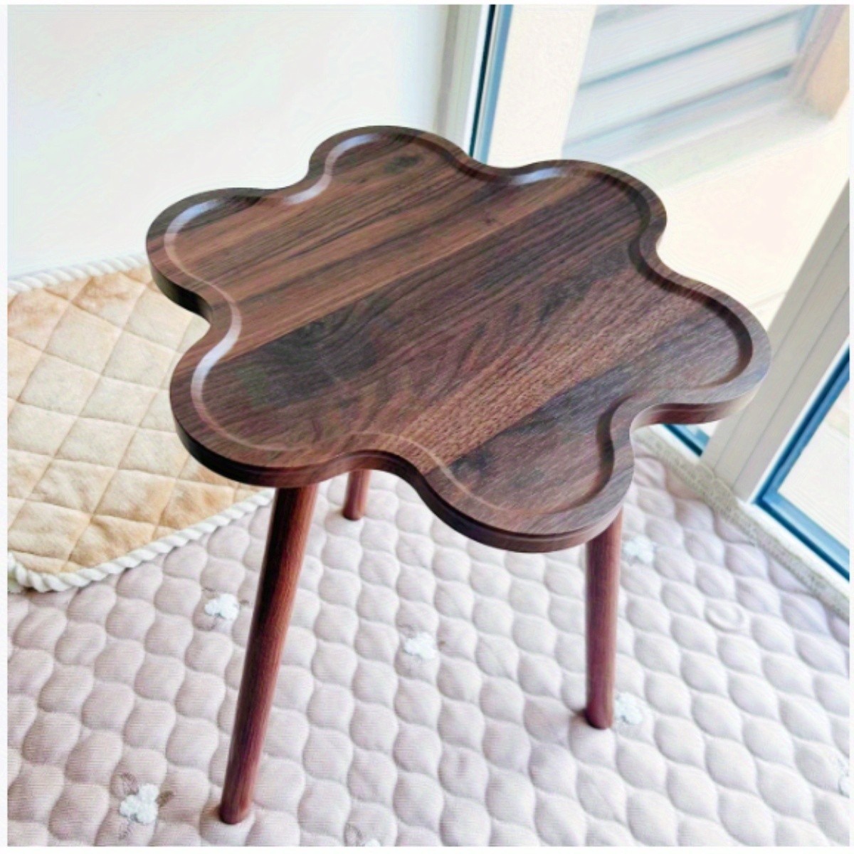 HAOZCL Round Side Table with Storage Rack – Vintage Hardwood Coffee Table with Geometric Pattern Top for Living Room, Bedroom, and Balcony