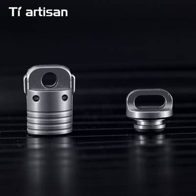 Tiartisan Titanium Alloy Magnetic Quick-Release Keychain – Ultra-Lightweight, Rotating Mini Key Holder for Travel and Camping