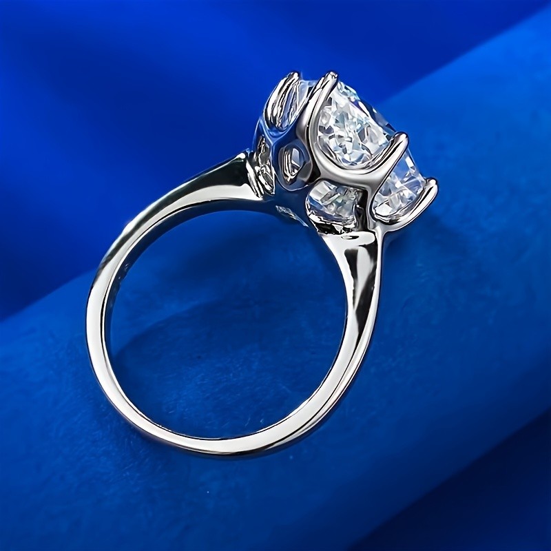 VOPU Luxurious 5-Carat Moissanite Solitaire Ring