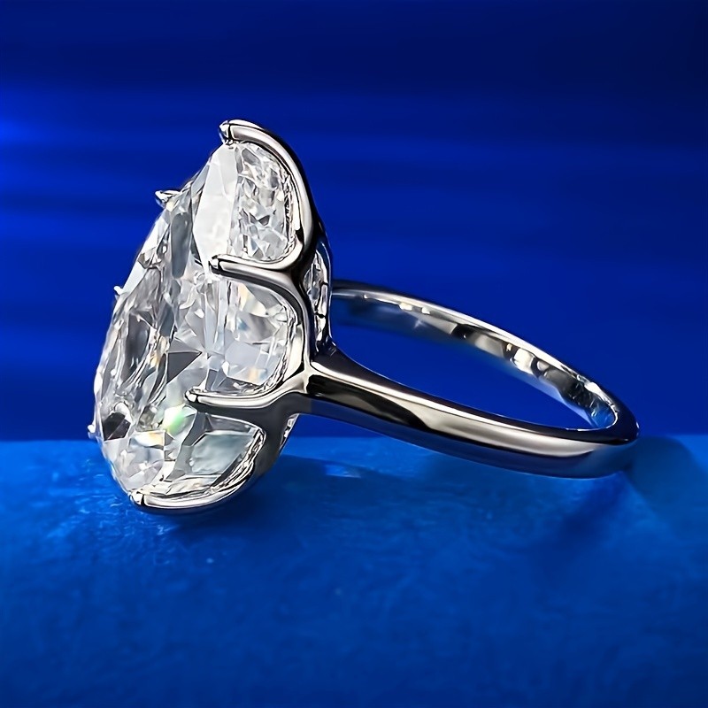 VOPU Luxurious 5-Carat Moissanite Solitaire Ring