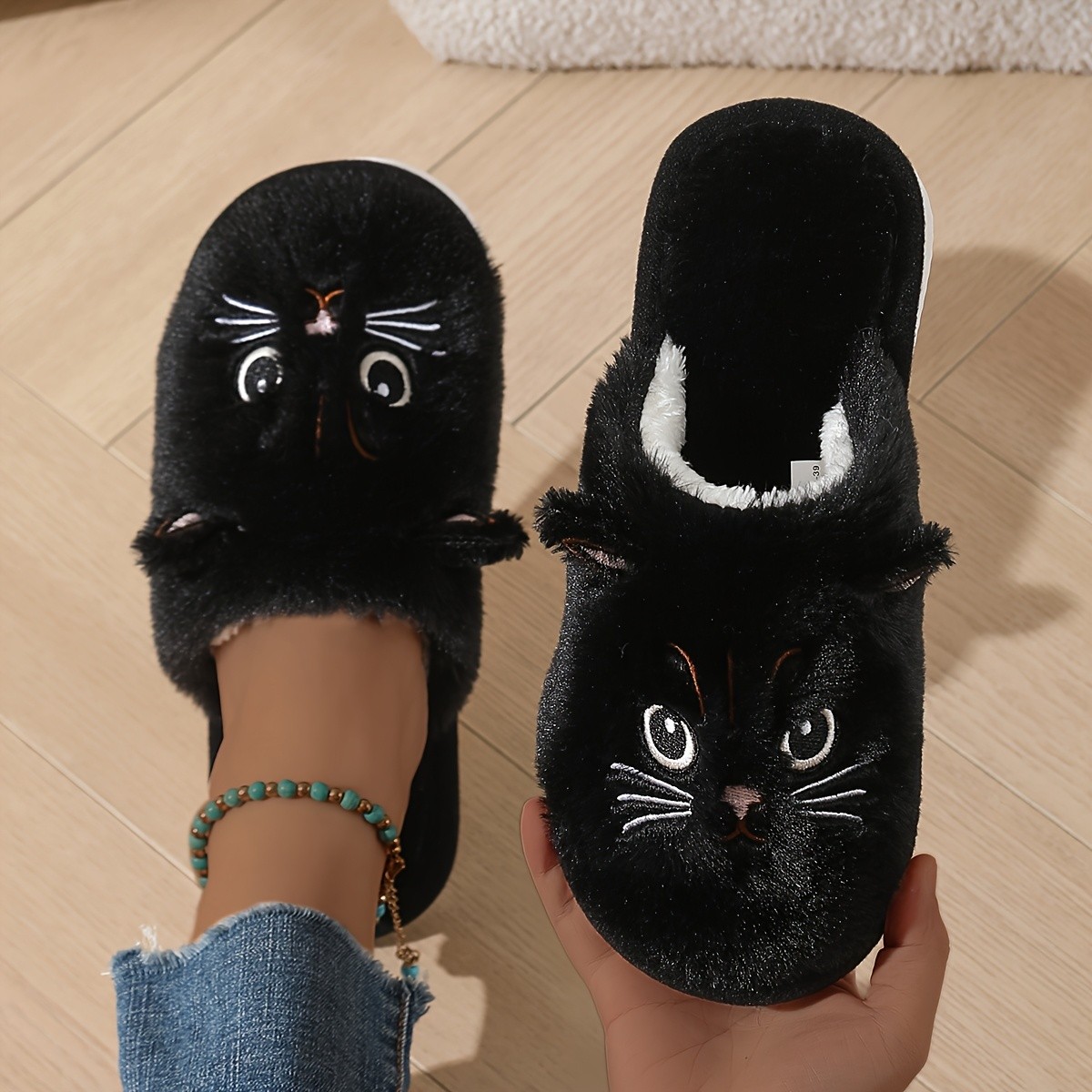 QEEDUOOF Women's Winter Indoor Plush Cat Warm Soft-Sole Slippers