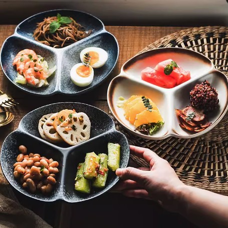 Disposable Plates with Compartments