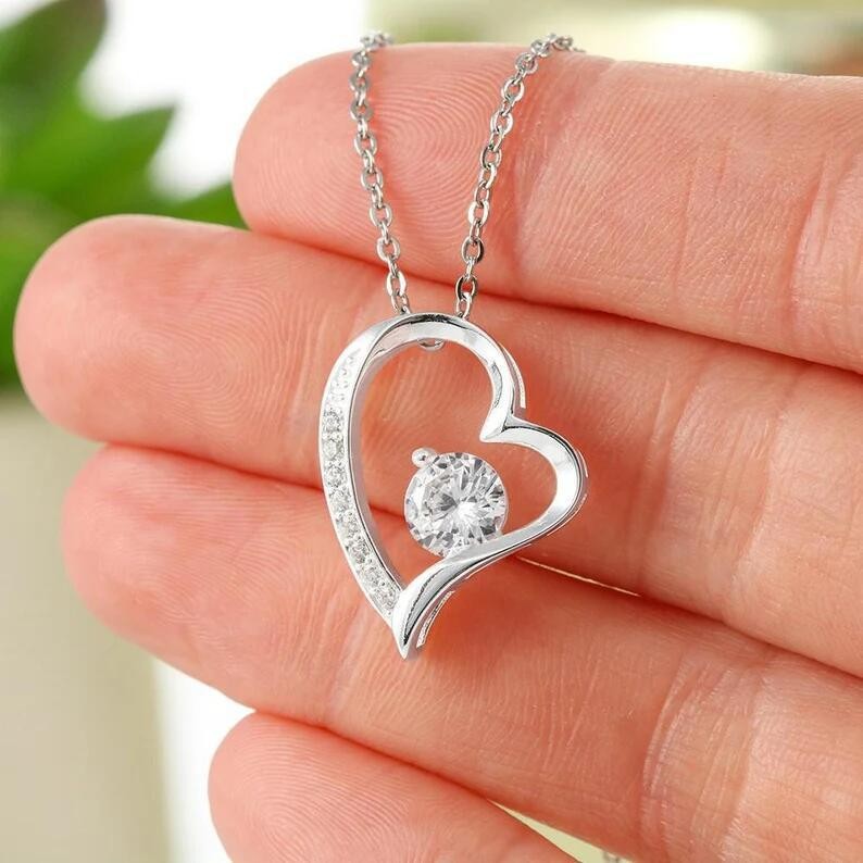 Diamond Heart-shaped Necklace