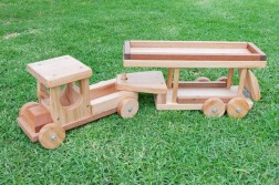 🌿🇳🇿🚛NZ Handmade| Car transporter with three cars 🚗🚗🚗 New from GiftTree NZ!