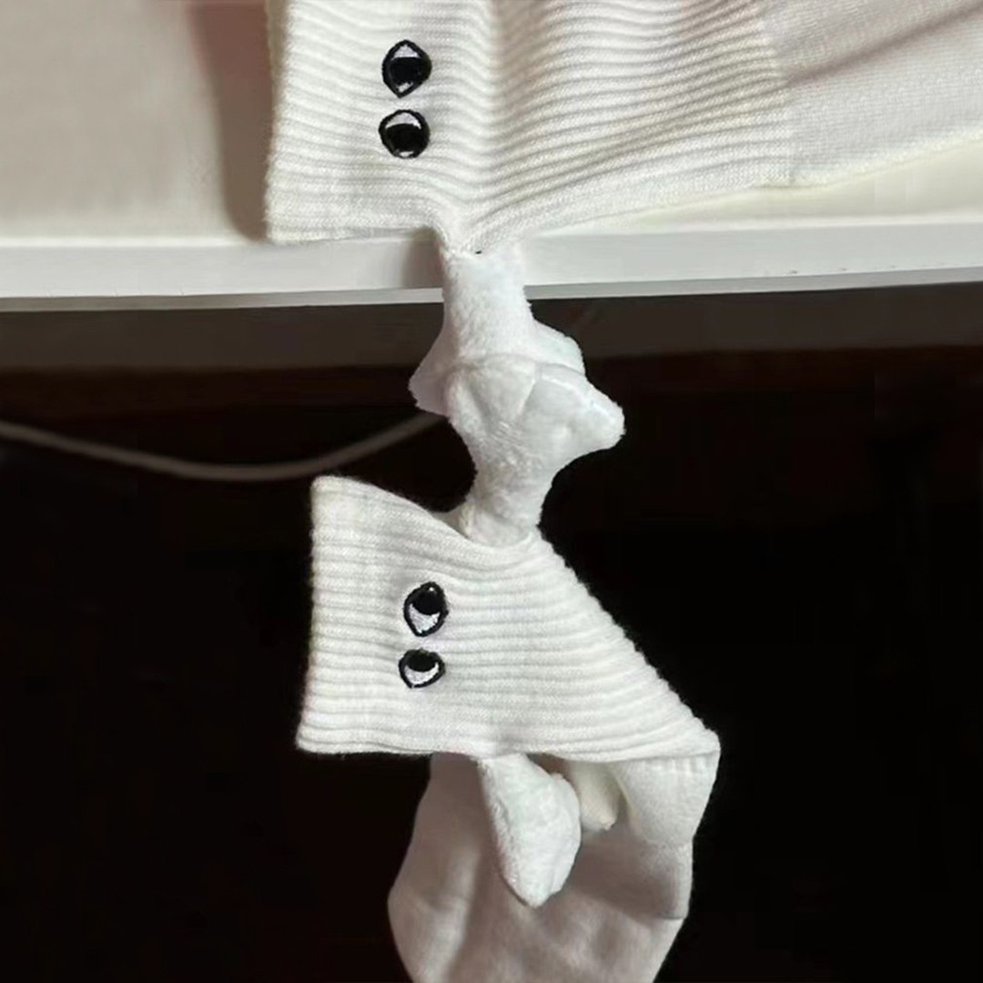 👯‍♀️🧦 Hand-in-Hand Socks - Become Solemates Forever!