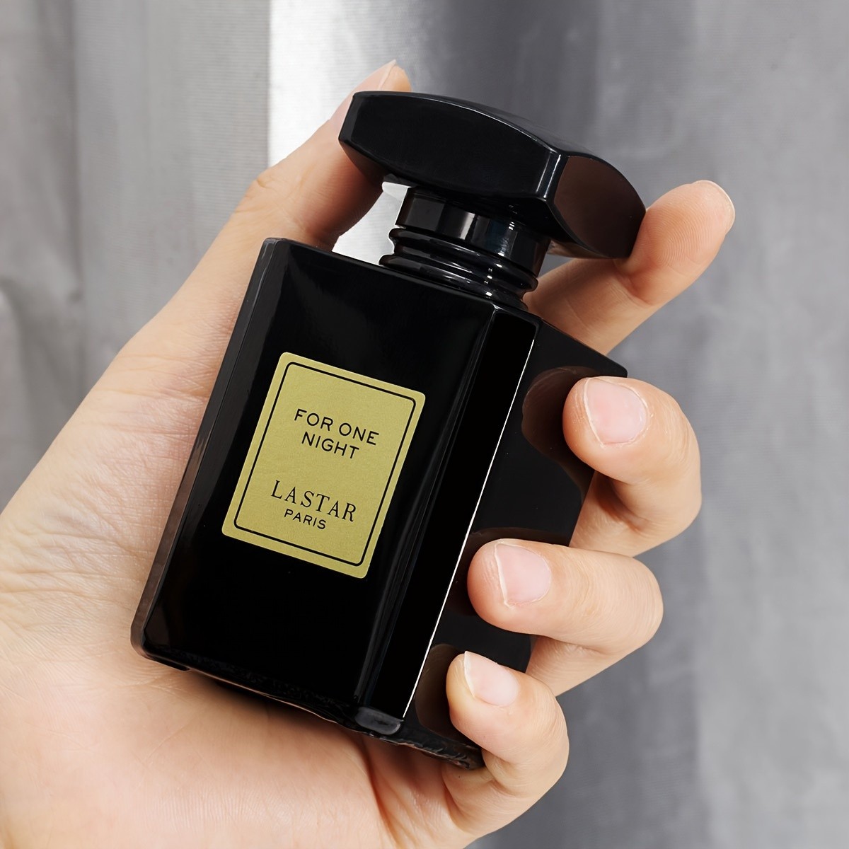 Premium Men's Perfume – A Lasting Fragrance to Enhance Confidence and Charm