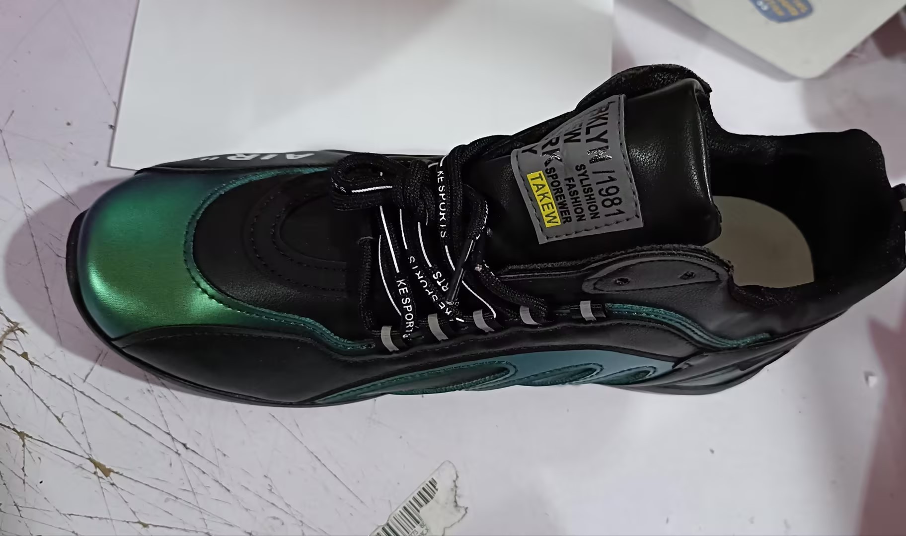 Men’s Soft Sole Breathable Running Shoes