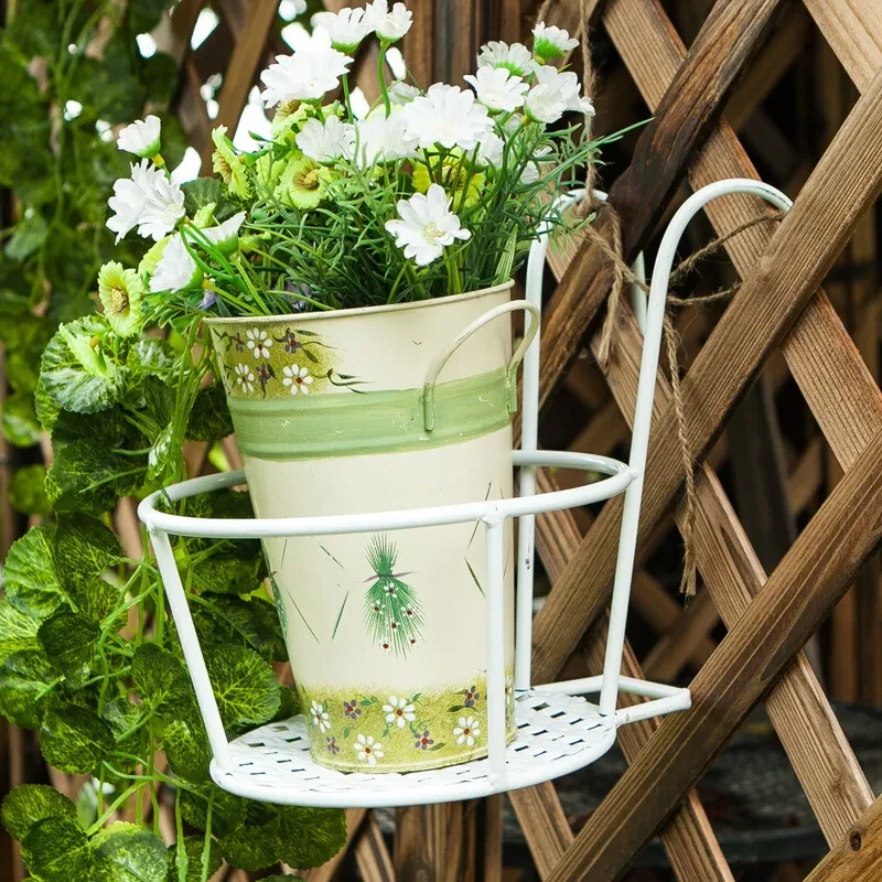 Hanging flower stand