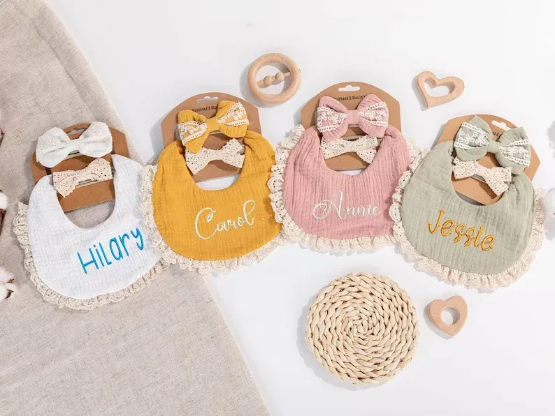 Color: WHITE, Kid Size: 3M - Personalized embroidered baby bib, baby pure cotton gauze bib, mouth in water, baby anti spitting, newborn bib, men's and women'