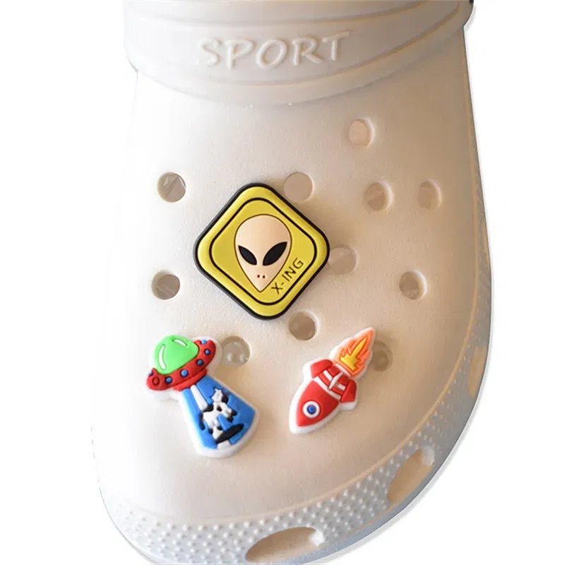 Carton shoe Charms Accessories PVC alien astronaut Shoe Decoration For pins clog accessories Girls Kids Party X-mas Gifts