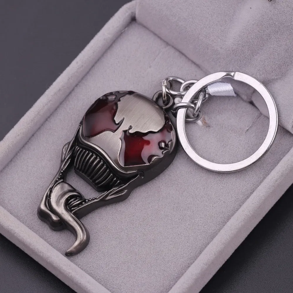 Marvel Villains Hero Venom Mask Metal Keychain Horror Long Tongue Car Pendant Key Holder for Men Jewelry Accessories Keyrings