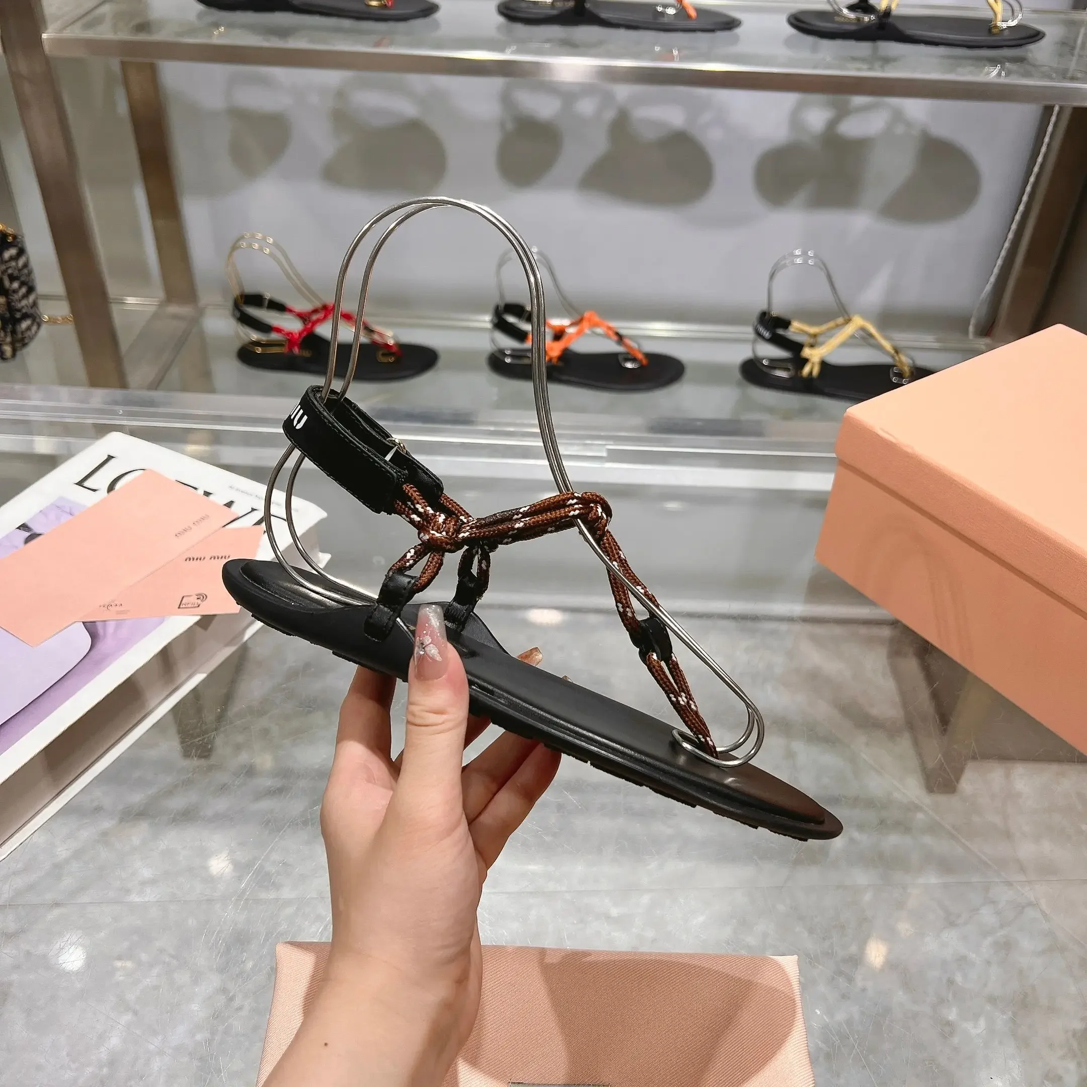 Color: Dark Khaki, Shoe Size: 39 - Fashionable and cost-effective MIU series 25 new summer products, the world's most popular flip-flops, versatile and trendy